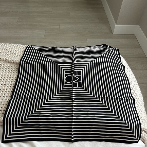 TOTEME
Signature Monogram silk scarf - Picture 7 of 7